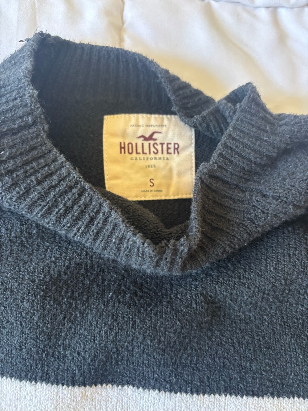 Hollister Black Sweater with Cream Stripes - Crewneck - Picture 3 of 3